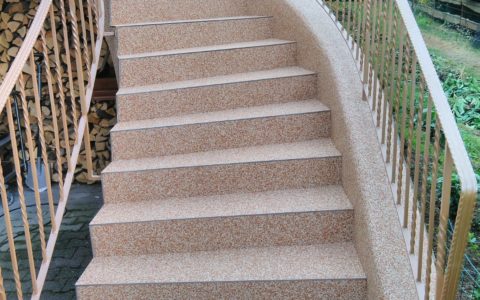 balkontreppe in beige